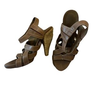 Bottega Veneta Taupe heels in IT 39 1/2 - good condition